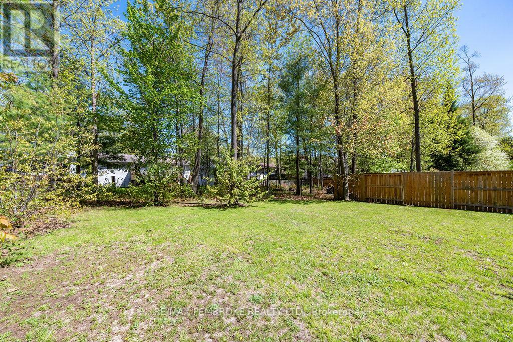 21a East Street, Petawawa, Ontario  K8H 2N7 - Photo 41 - X12981504