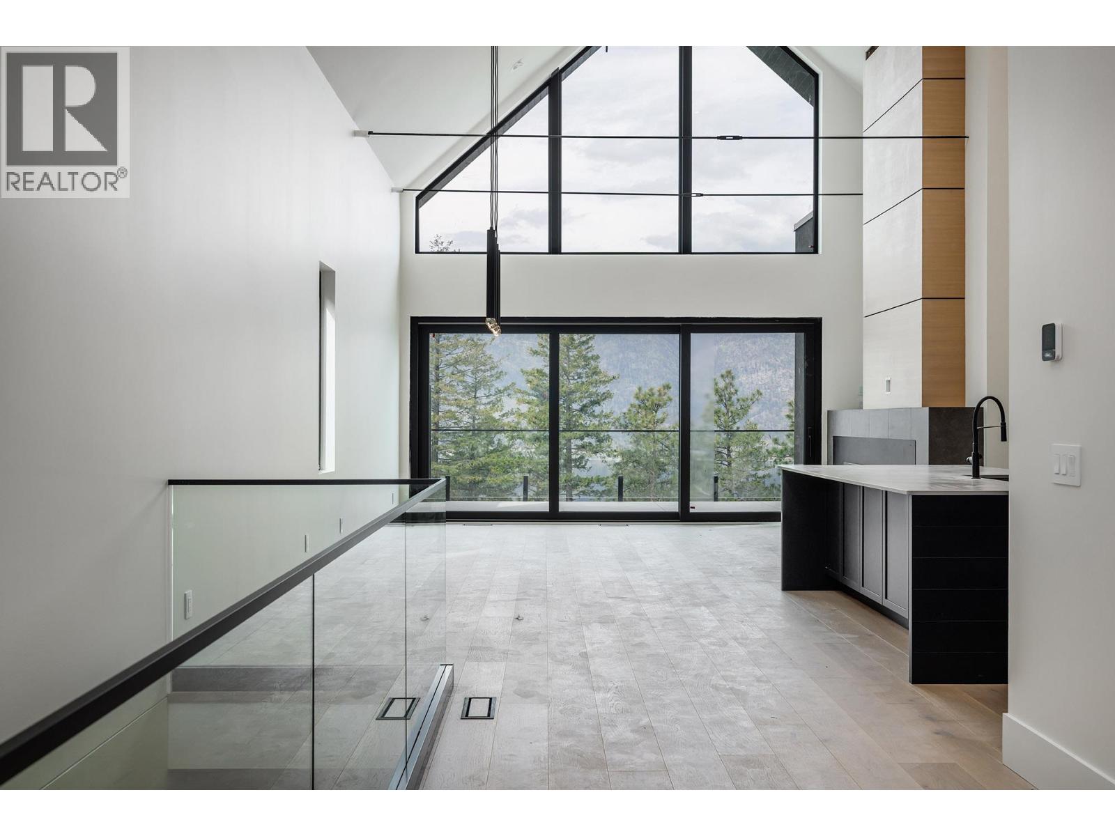 3711 Mckinley Beach Drive, Kelowna, British Columbia  V1V 1G2 - Photo 3 - 10373743