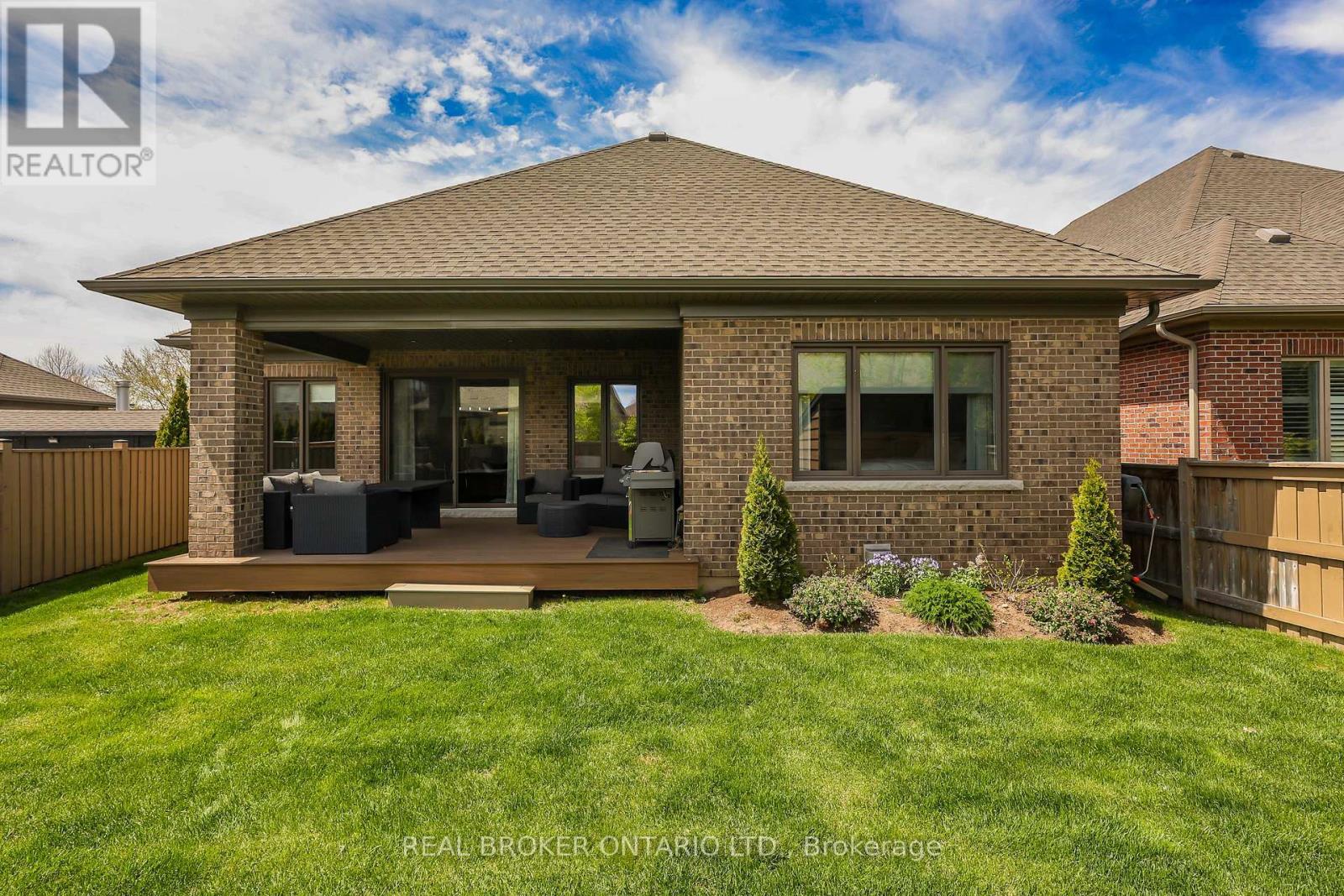 15 Langton Drive, Kitchener, Ontario  N2P 2X9 - Photo 42 - X13064916