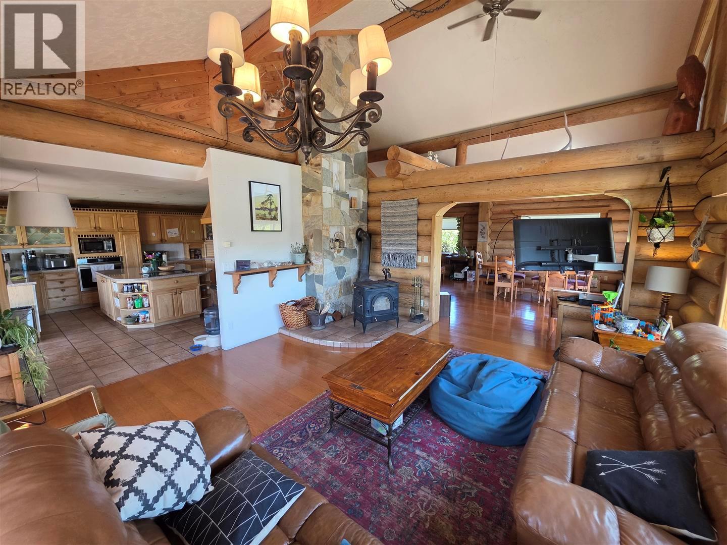 6760 Highway 3, Bridesville, British Columbia  V0H 1B0 - Photo 12 - 10389004