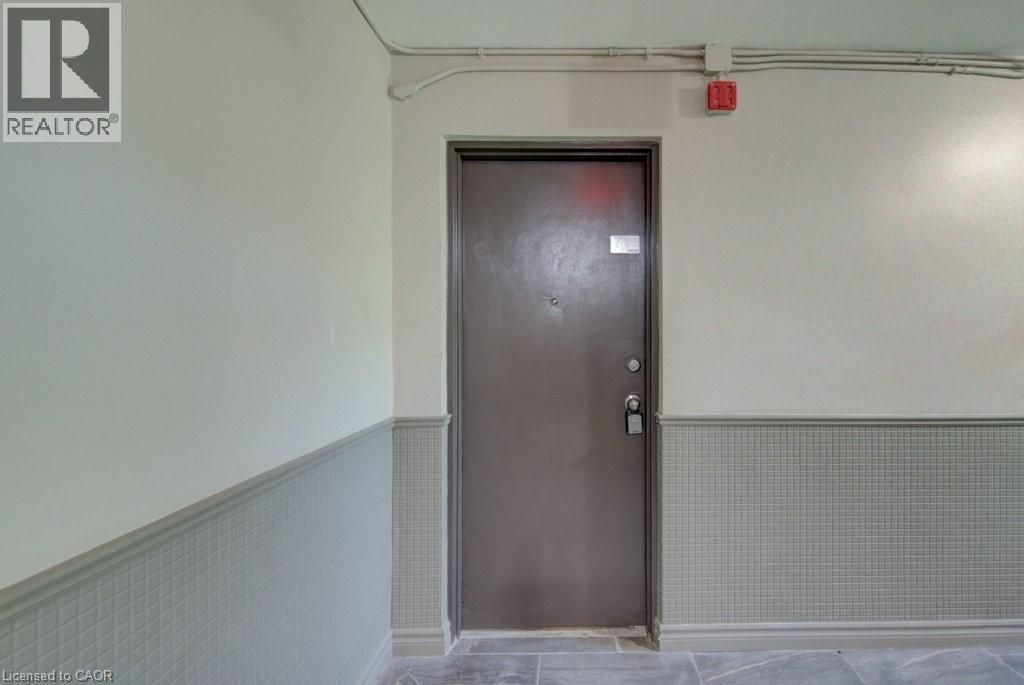 326 Erb Street W Unit# 7, Waterloo, Ontario  N2L 1W3 - Photo 2 - 40833525