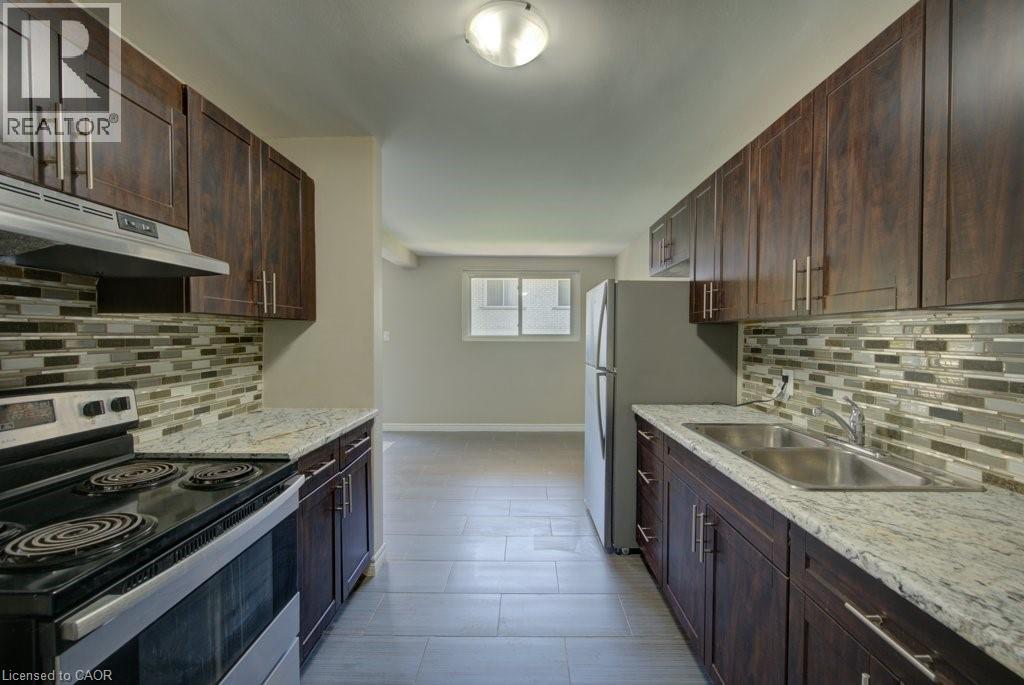326 Erb Street W Unit# 7, Waterloo, Ontario  N2L 1W3 - Photo 3 - 40833525