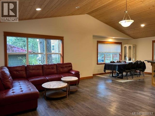 685 Rollo Rd, Gabriola Island, British Columbia  V0R 1X3 - Photo 11 - 1028117