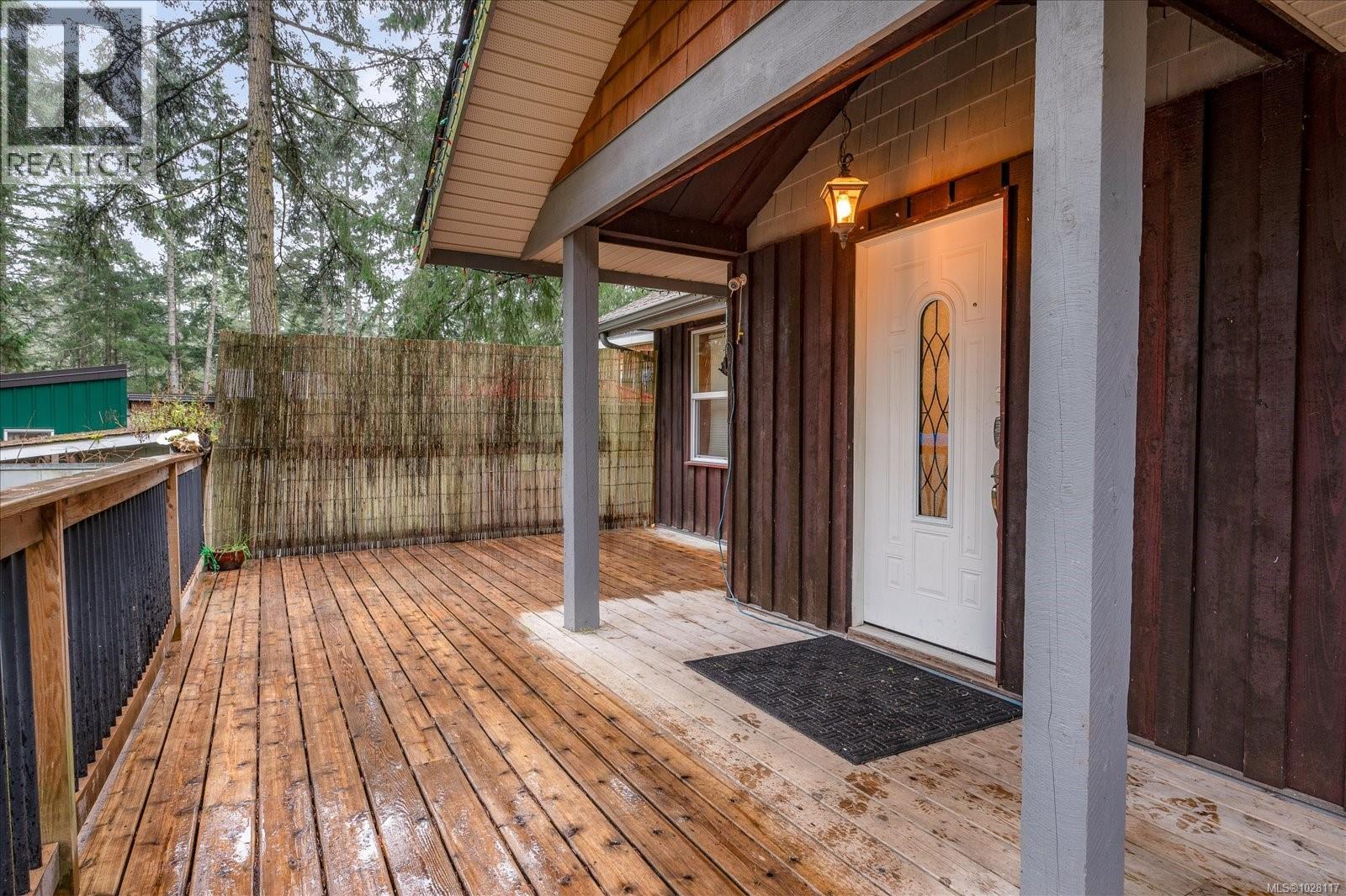 685 Rollo Rd, Gabriola Island, British Columbia  V0R 1X3 - Photo 5 - 1028117