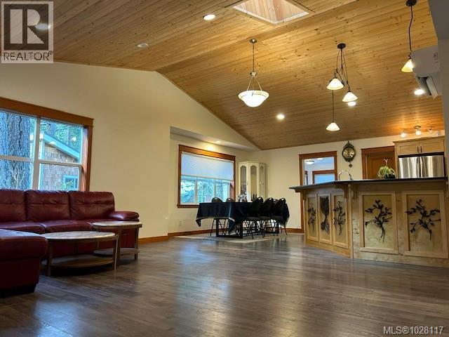 685 Rollo Rd, Gabriola Island, British Columbia  V0R 1X3 - Photo 12 - 1028117