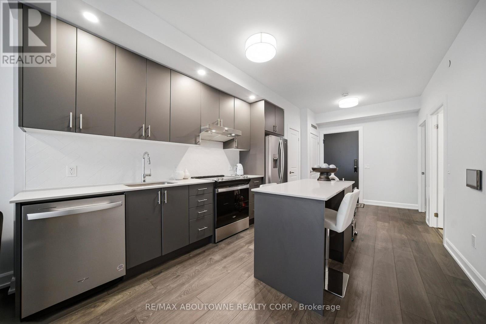 1602 - 3220 William Coltson Avenue, Oakville, Ontario  L6H 7W6 - Photo 12 - W13174170