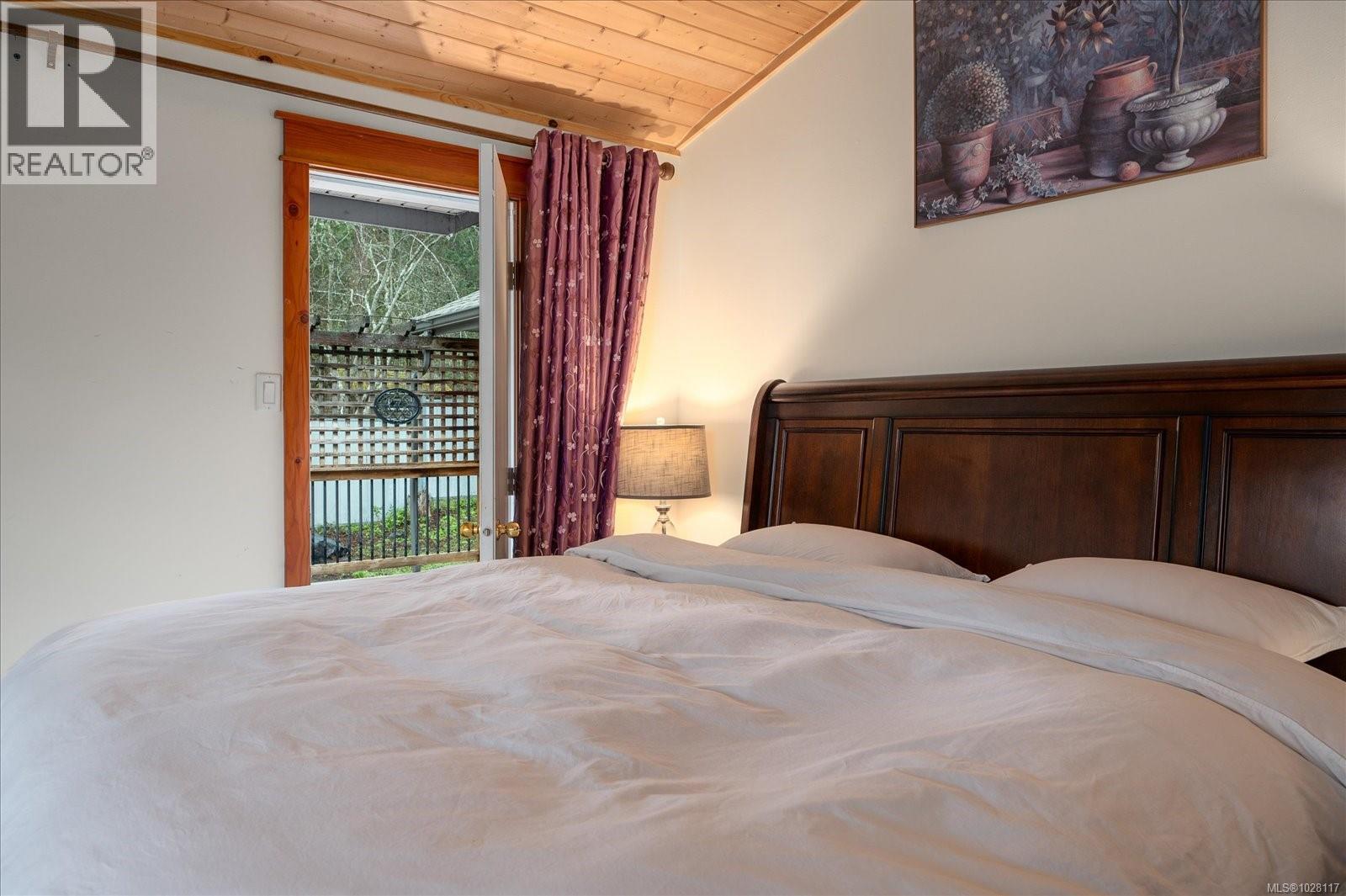 685 Rollo Rd, Gabriola Island, British Columbia  V0R 1X3 - Photo 31 - 1028117