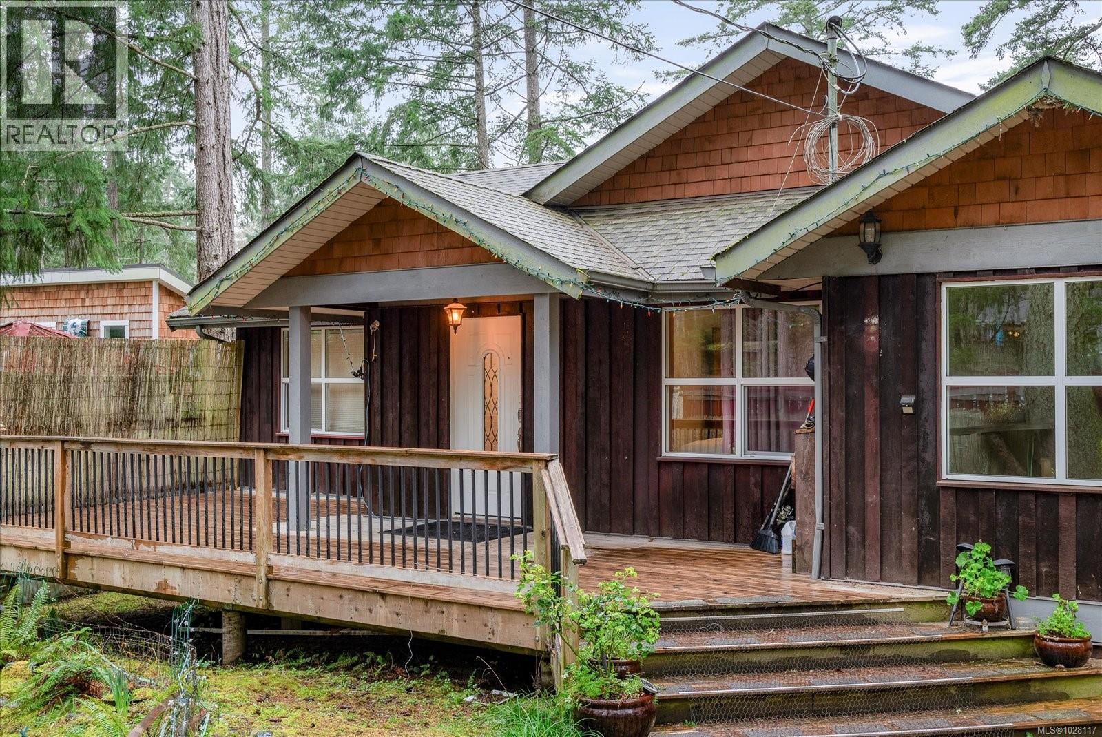 685 Rollo Rd, Gabriola Island, British Columbia  V0R 1X3 - Photo 3 - 1028117