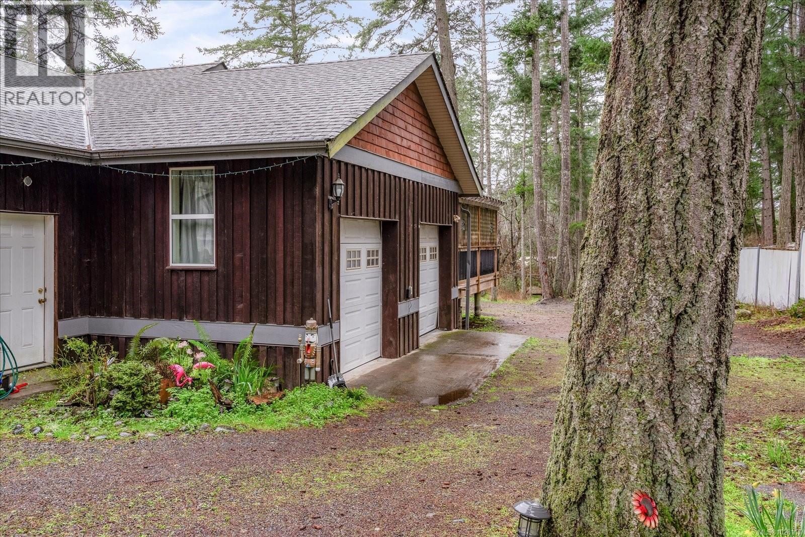 685 Rollo Rd, Gabriola Island, British Columbia  V0R 1X3 - Photo 40 - 1028117