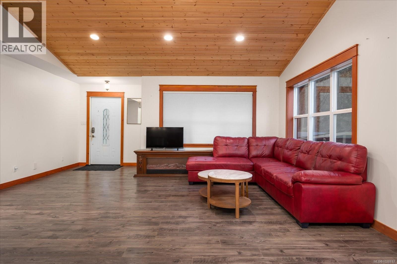 685 Rollo Rd, Gabriola Island, British Columbia  V0R 1X3 - Photo 9 - 1028117