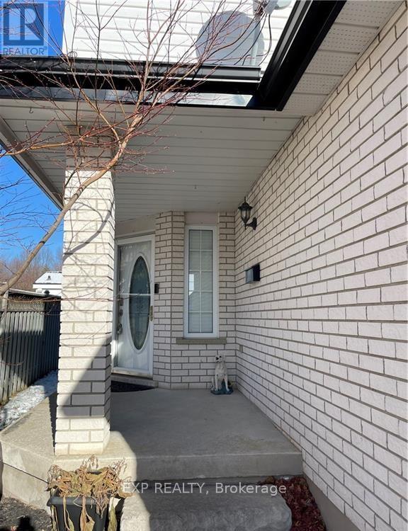Upper - 28 Gregg Court, Kitchener, Ontario  N2A 4B9 - Photo 5 - X13171134