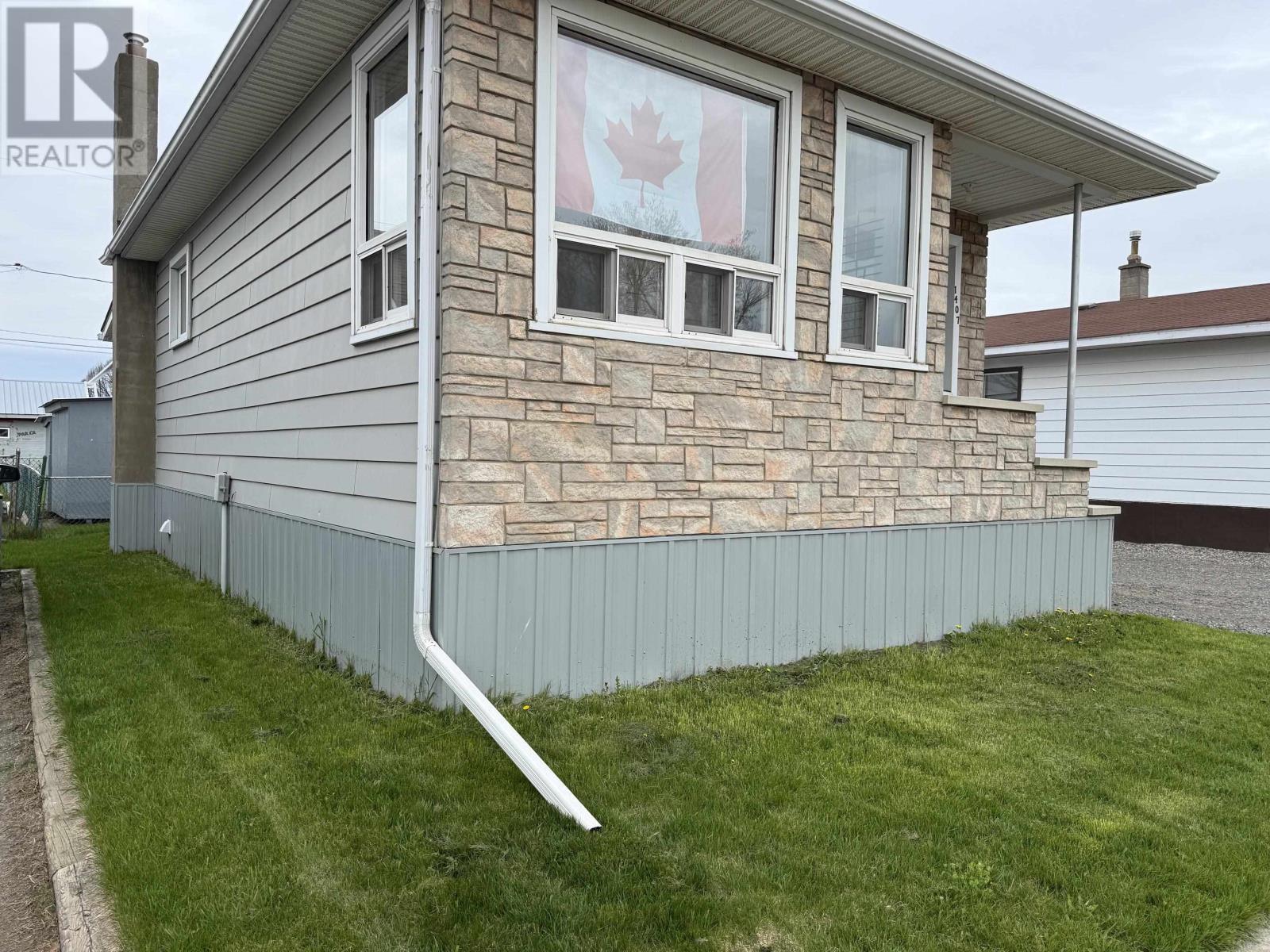 1407 Gore St W, Thunder Bay, Ontario  P7E 3V1 - Photo 4 - TB2601206