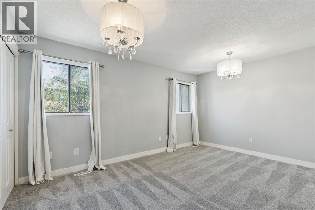 22 Glamis Gardens SW, Calgary, Alberta  T3E 6S4 - Photo 23 - A2310779