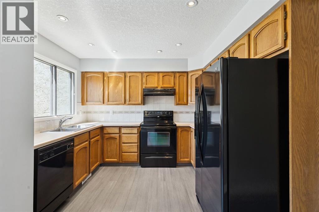 22 Glamis Gardens SW, Calgary, Alberta  T3E 6S4 - Photo 16 - A2310779