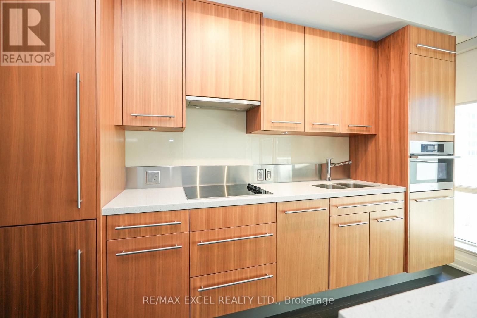1802 - 80 John Street, Toronto, Ontario  M5V 3X4 - Photo 11 - C13176790