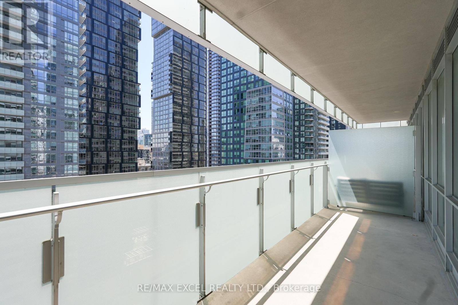 1802 - 80 John Street, Toronto, Ontario  M5V 3X4 - Photo 17 - C13176790