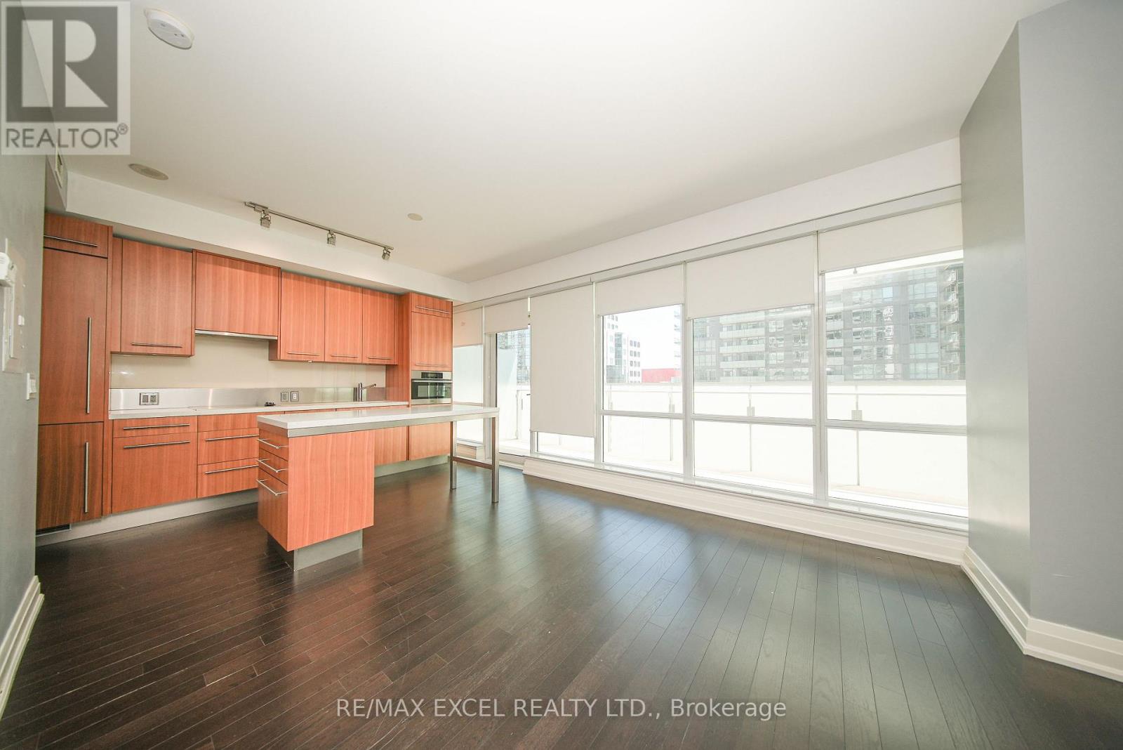 1802 - 80 John Street, Toronto, Ontario  M5V 3X4 - Photo 3 - C13176790