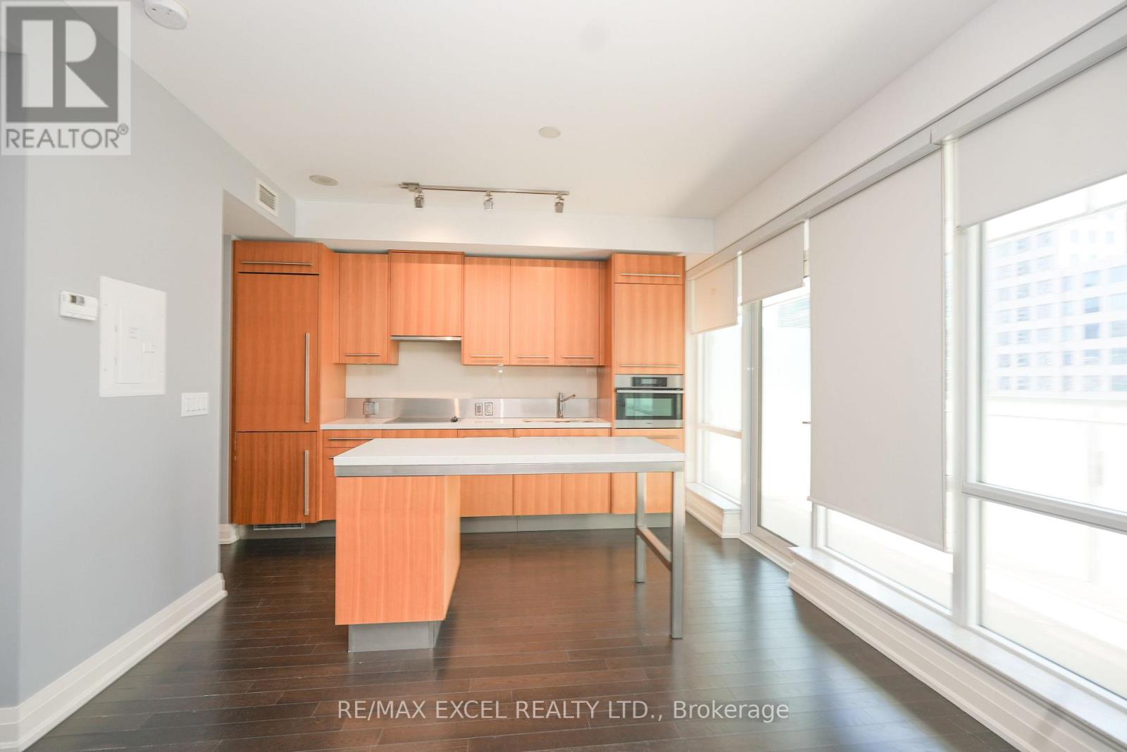 1802 - 80 John Street, Toronto, Ontario  M5V 3X4 - Photo 4 - C13176790