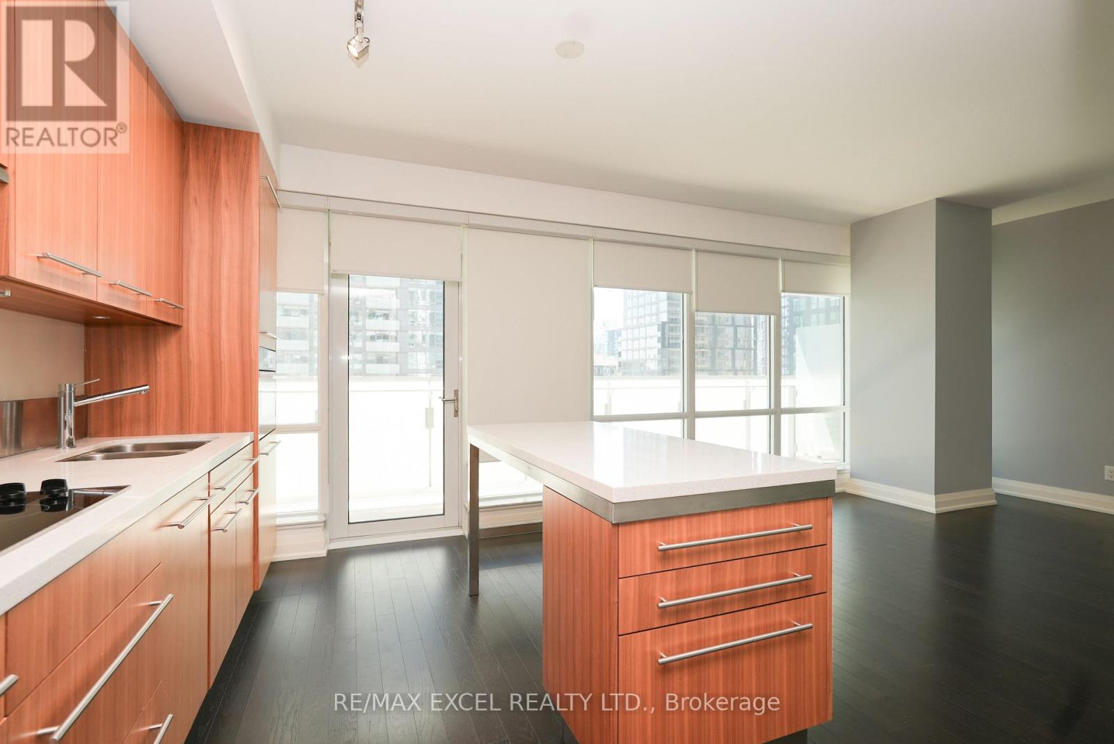 1802 - 80 John Street, Toronto, Ontario  M5V 3X4 - Photo 7 - C13176790