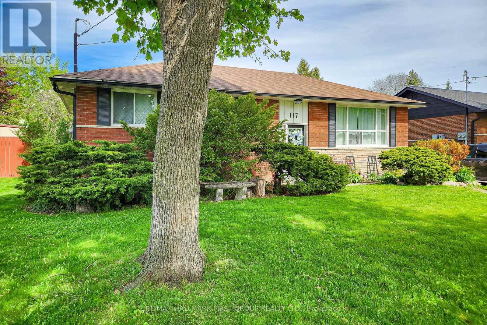 117 BELL DRIVE, Whitby, Ontario