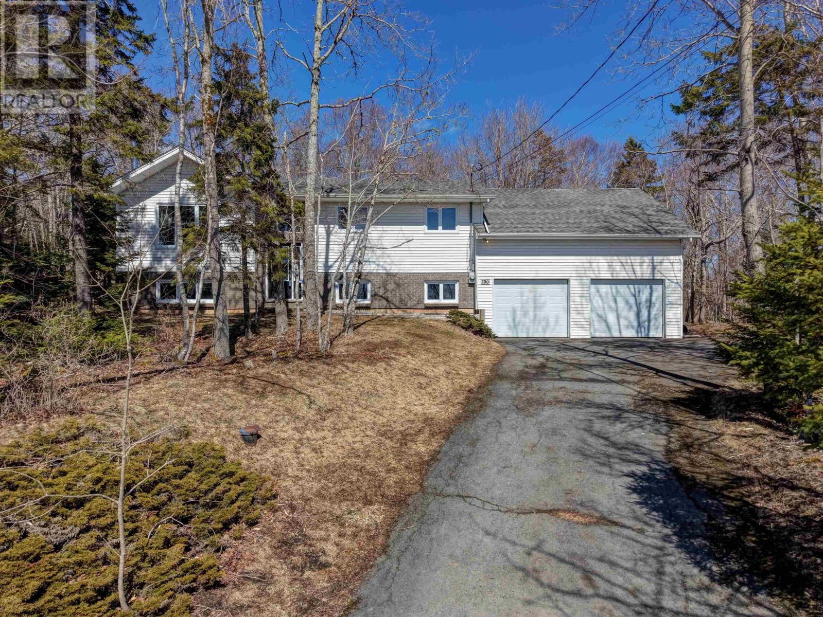 100 Tamarack Drive, Fall River, Nova Scotia