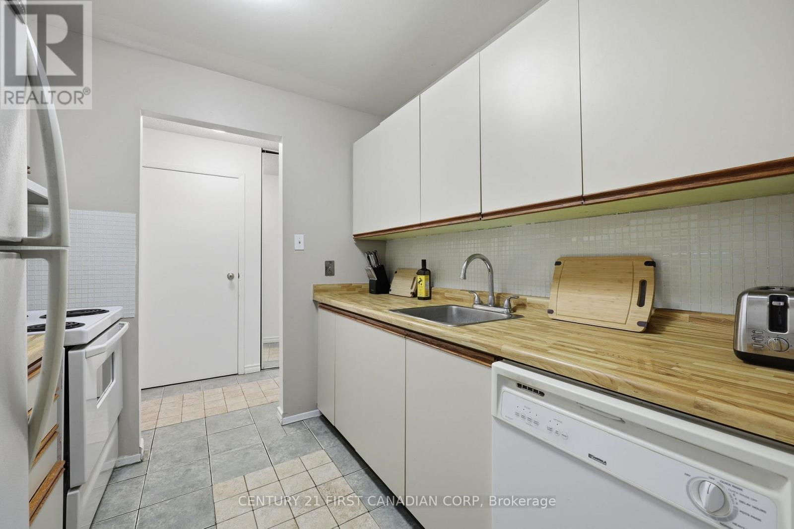 201 - 2228 Trafalgar Street, London East (East E), Ontario  N5V 4J8 - Photo 5 - X13177032