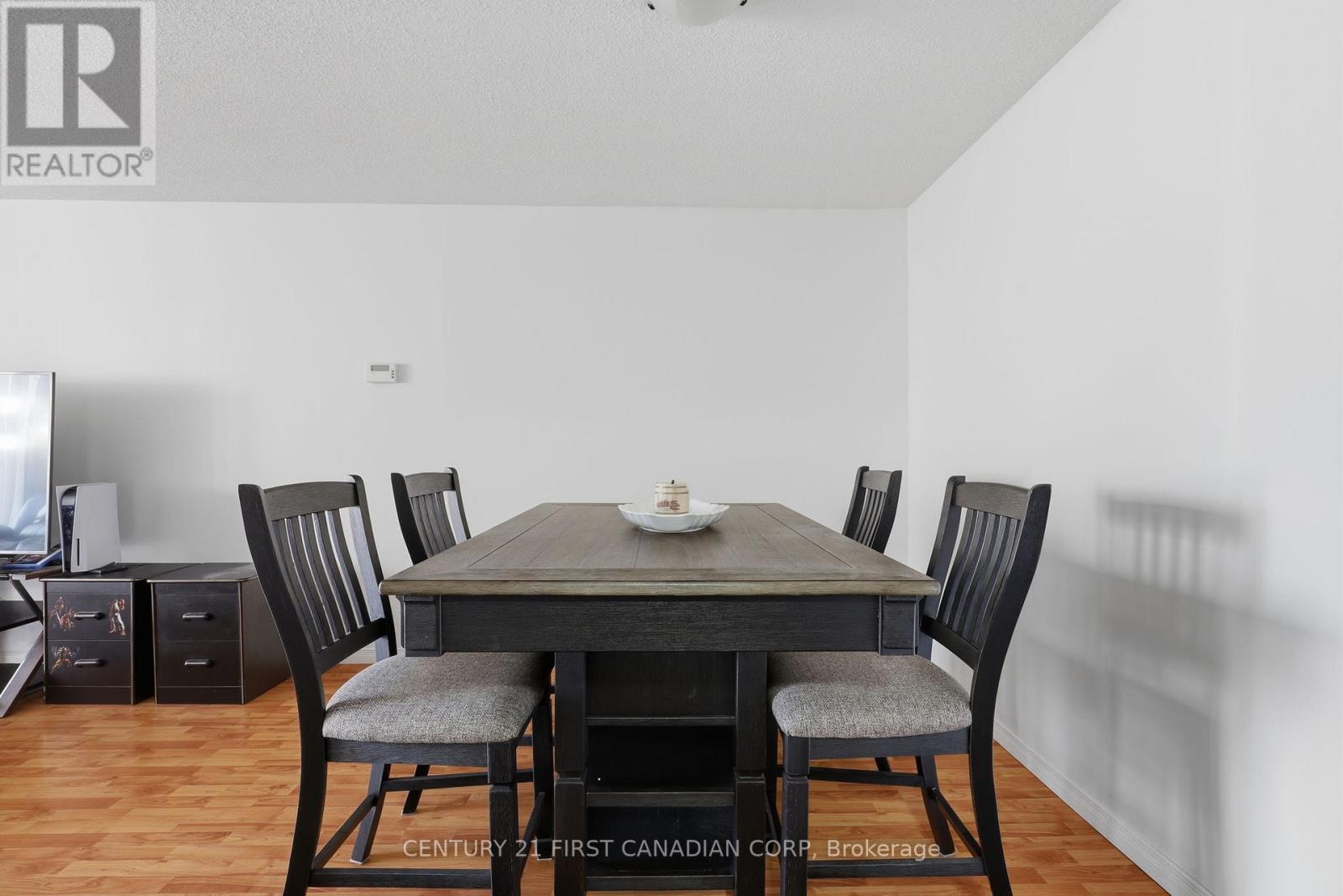 201 - 2228 Trafalgar Street, London East (East E), Ontario  N5V 4J8 - Photo 7 - X13177032
