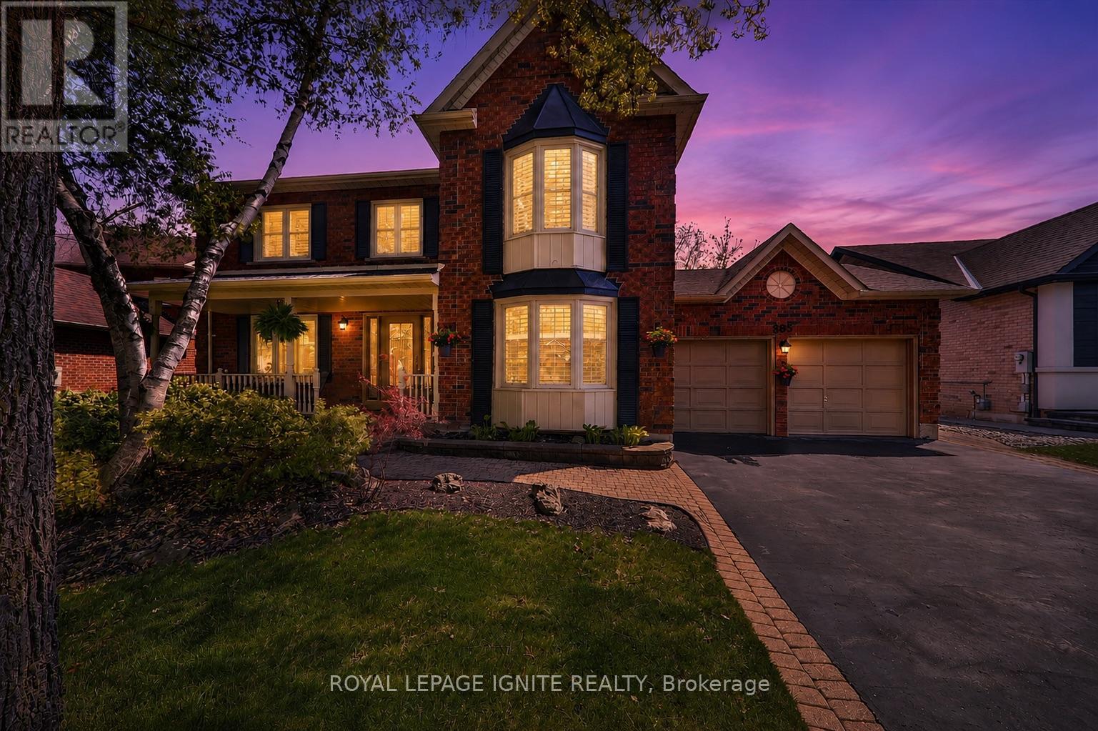 885 Baylawn Drive, Pickering, Ontario  L1X 2N7 - Photo 2 - E13176392