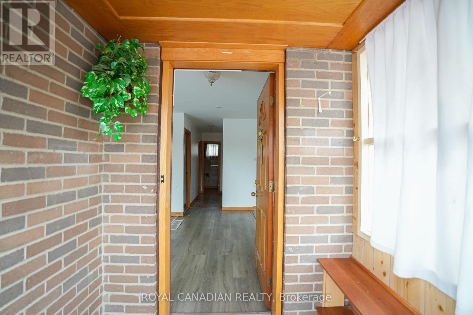 67 Sutherland Avenue, Brampton, Ontario  L6V 2H6 - Photo 4 - W13139680