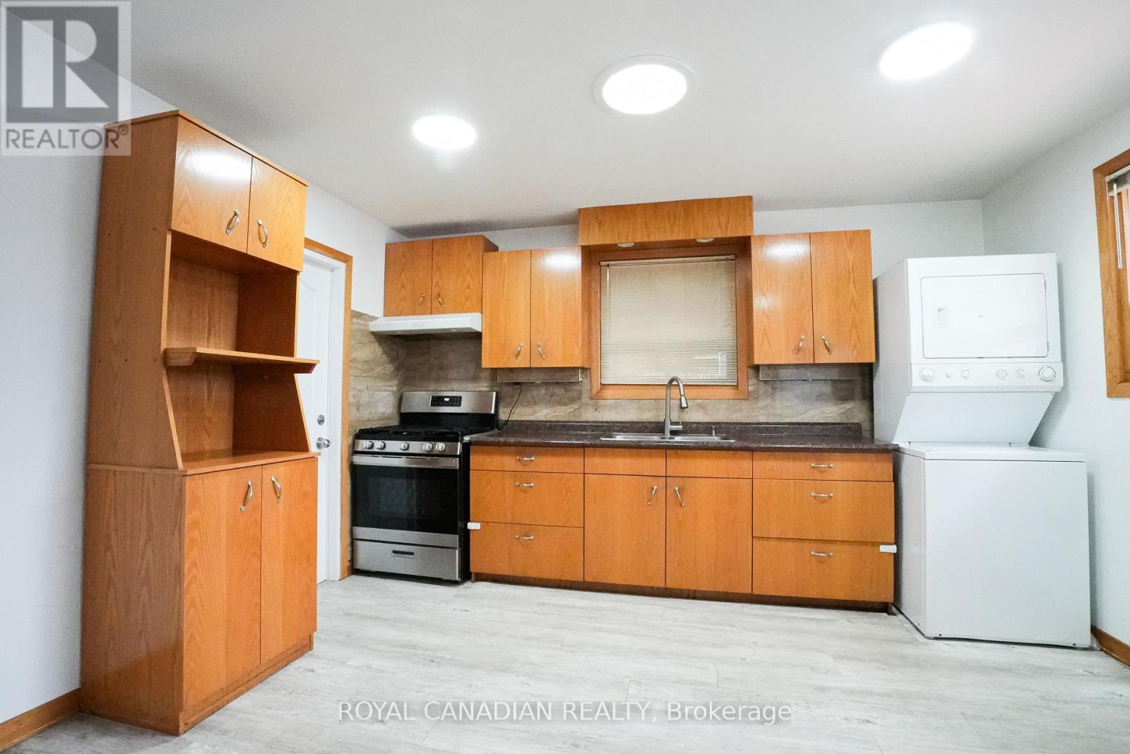 67 Sutherland Avenue, Brampton, Ontario  L6V 2H6 - Photo 6 - W13139680