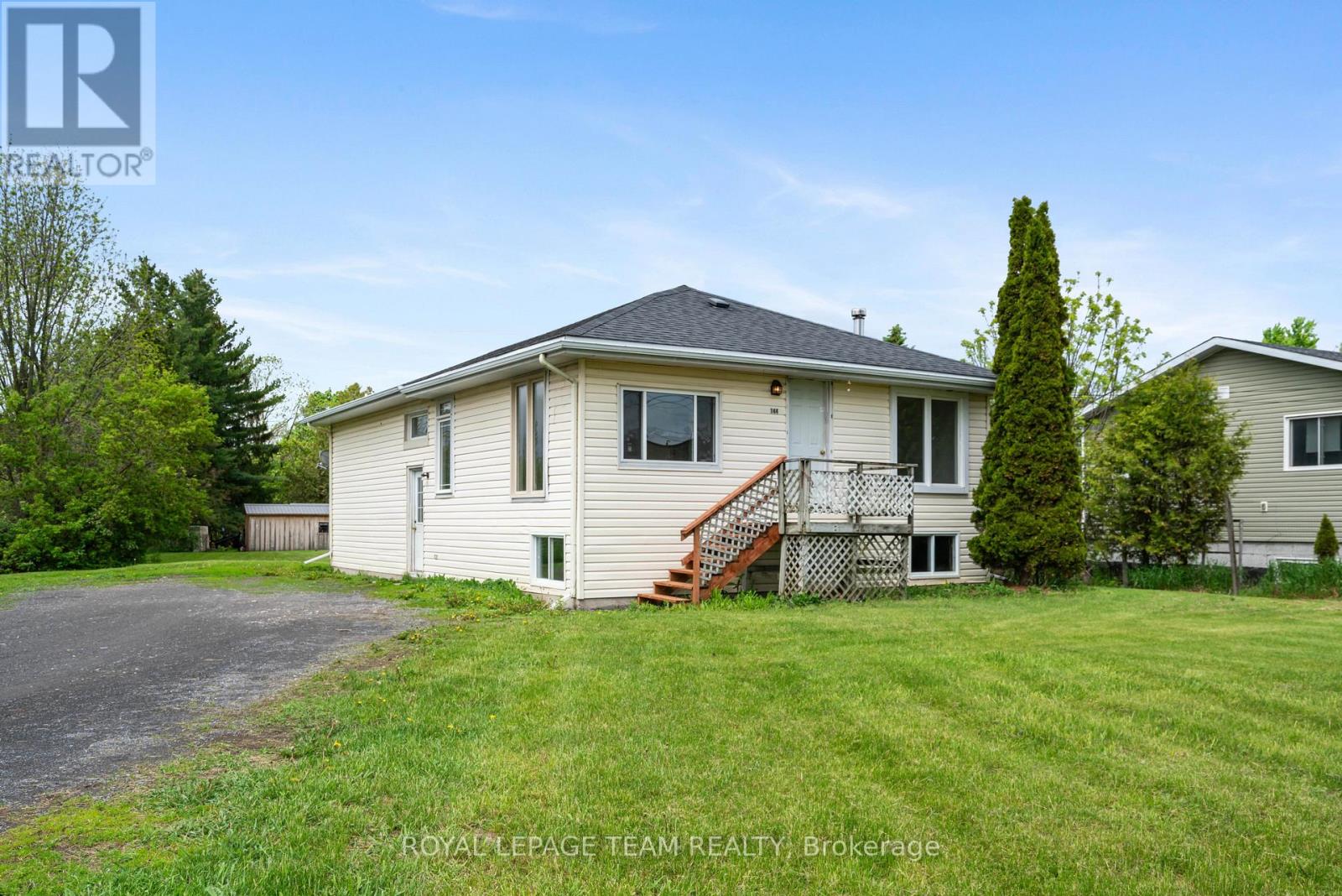 144 MAIN STREET N, North Dundas, Ontario