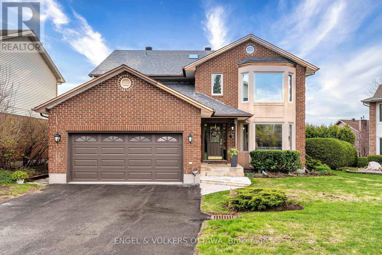 30 HUNTINGS END AVENUE, Ottawa, Ontario