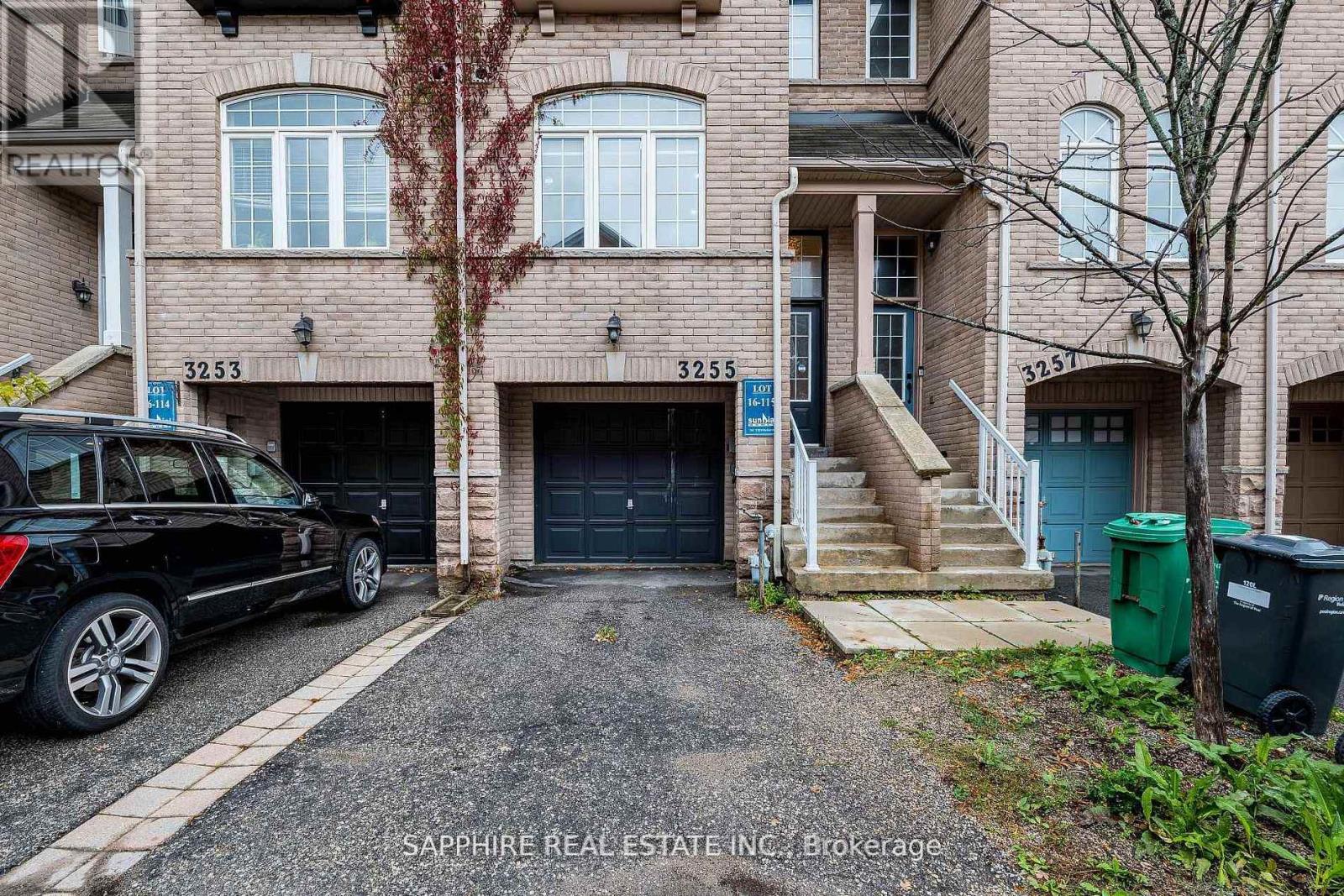 3255 Redpath Circle, Mississauga, Ontario  L5N 8R3 - Photo 1 - W13176714