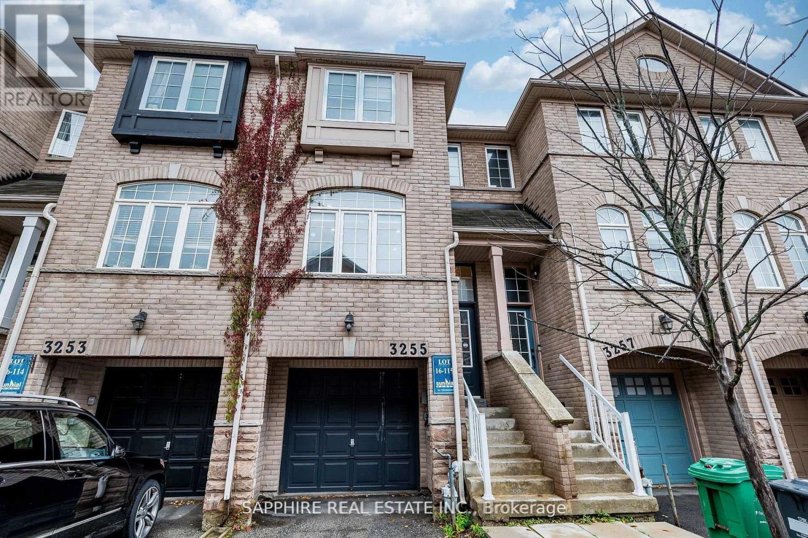 3255 Redpath Circle, Mississauga, Ontario  L5N 8R3 - Photo 2 - W13176714