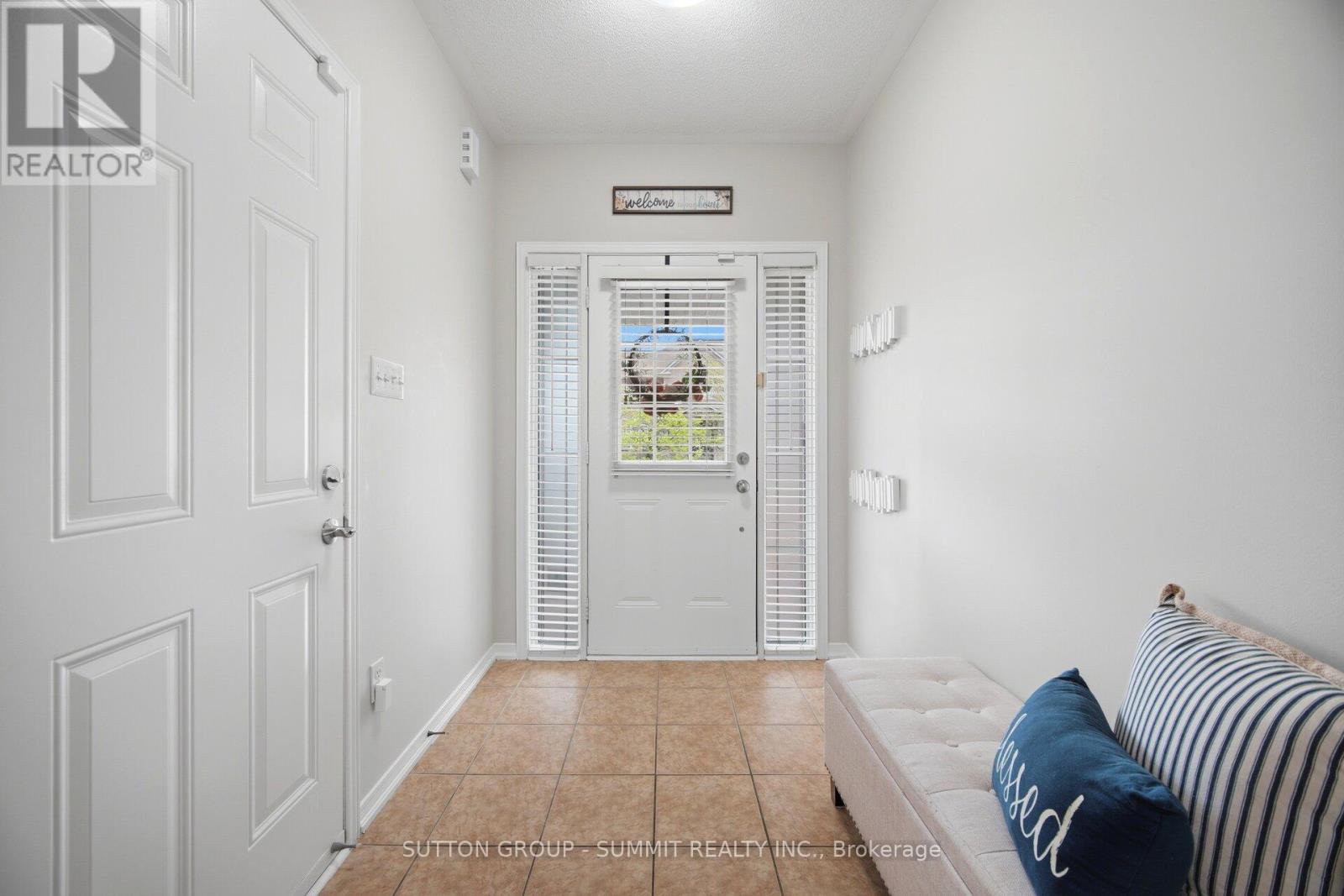 100 Burnstown Circle, Brampton, Ontario  L6P 3M1 - Photo 3 - W13176718