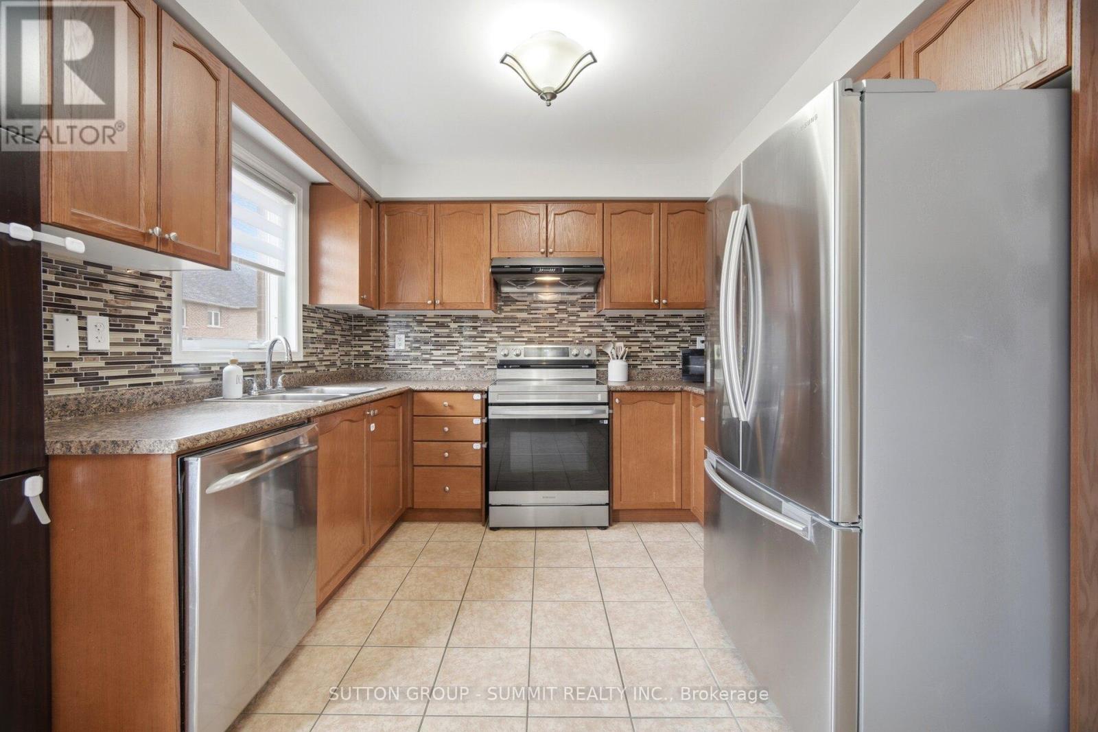 100 Burnstown Circle, Brampton, Ontario  L6P 3M1 - Photo 9 - W13176718