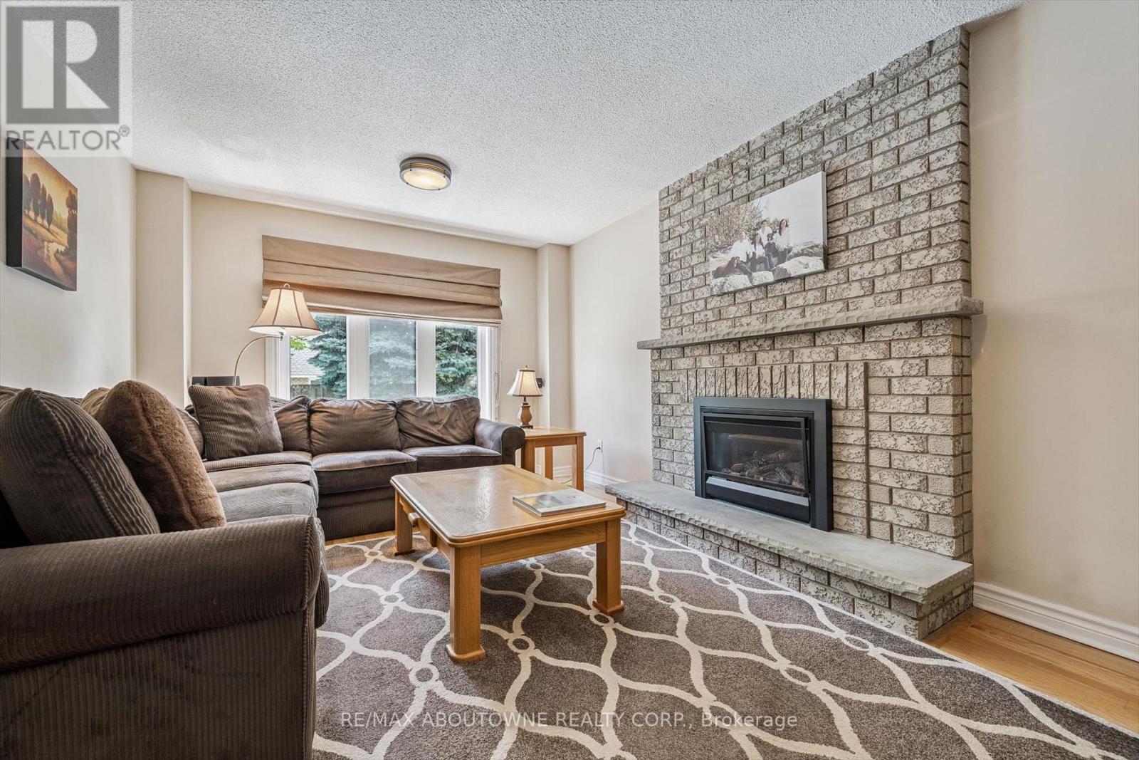 2372 Saugeen Road, Oakville, Ontario  L6H 5X9 - Photo 11 - W13176726