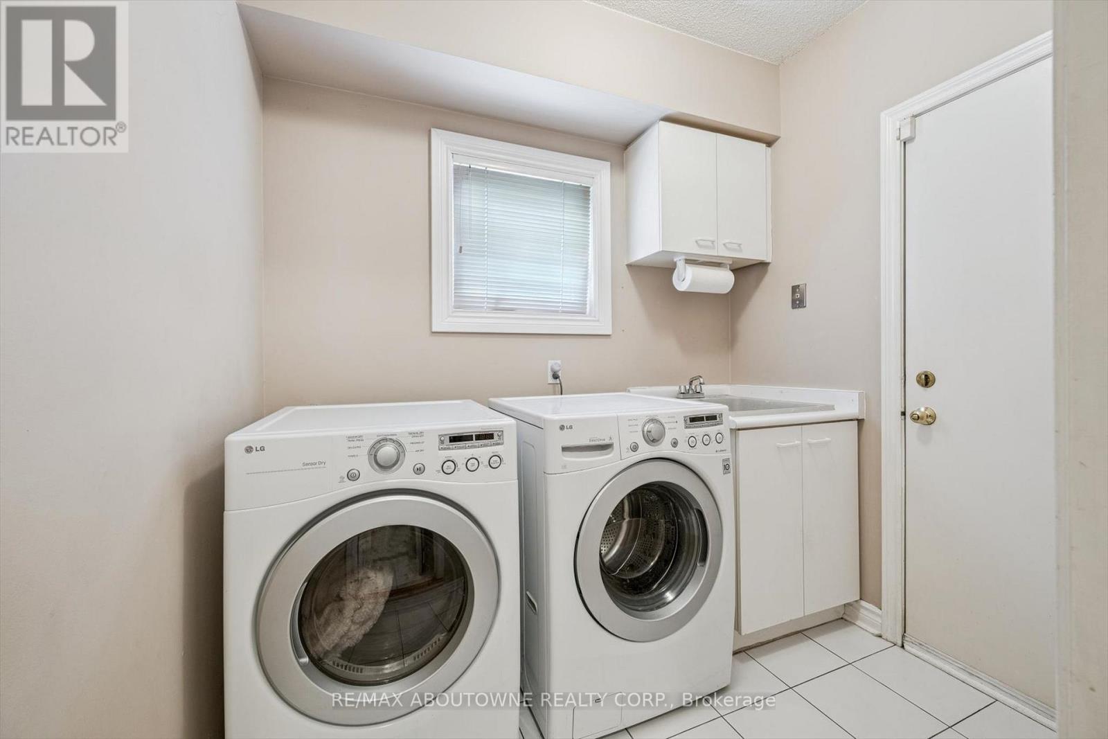 2372 Saugeen Road, Oakville, Ontario  L6H 5X9 - Photo 14 - W13176726