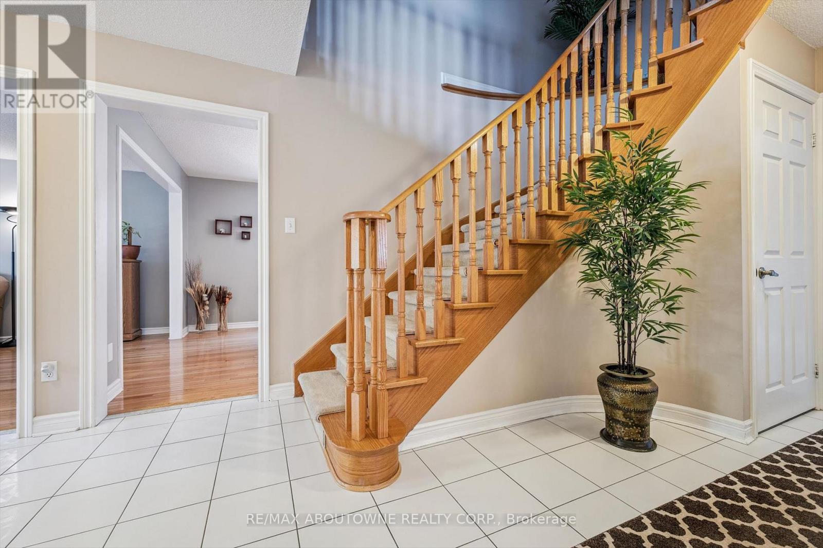 2372 Saugeen Road, Oakville, Ontario  L6H 5X9 - Photo 15 - W13176726