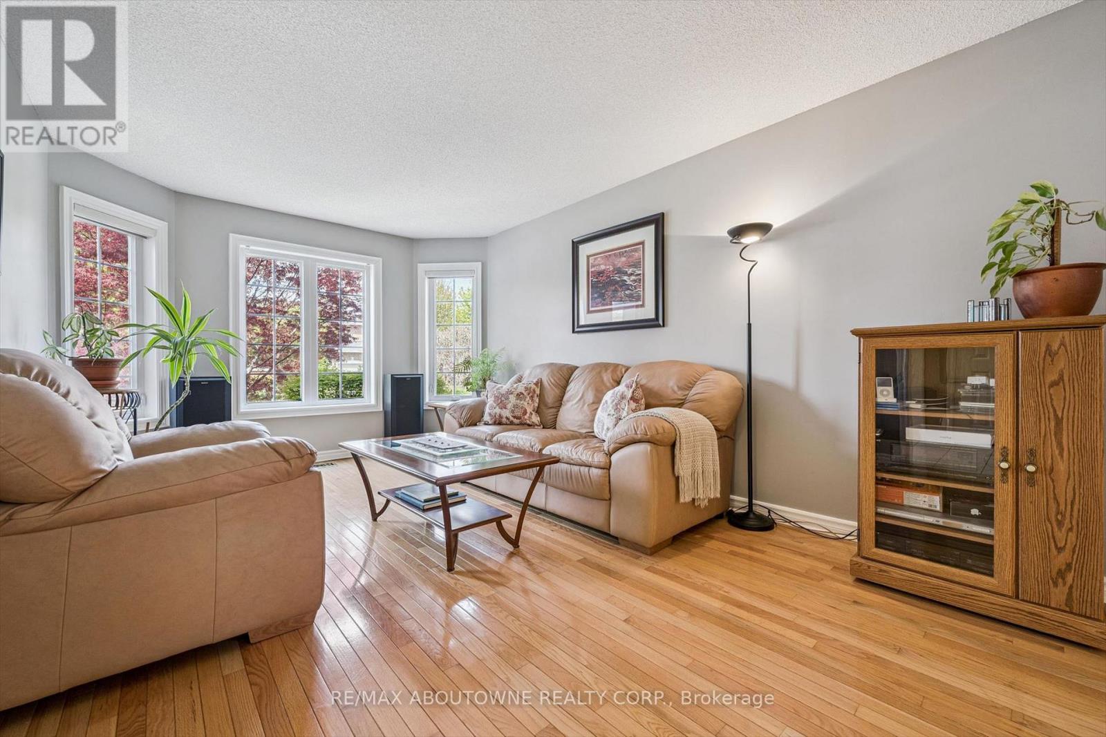 2372 Saugeen Road, Oakville, Ontario  L6H 5X9 - Photo 5 - W13176726