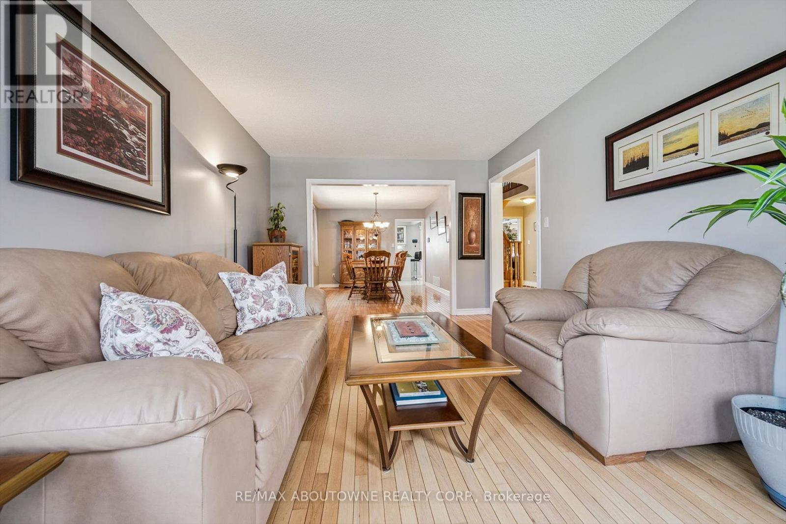 2372 Saugeen Road, Oakville, Ontario  L6H 5X9 - Photo 6 - W13176726