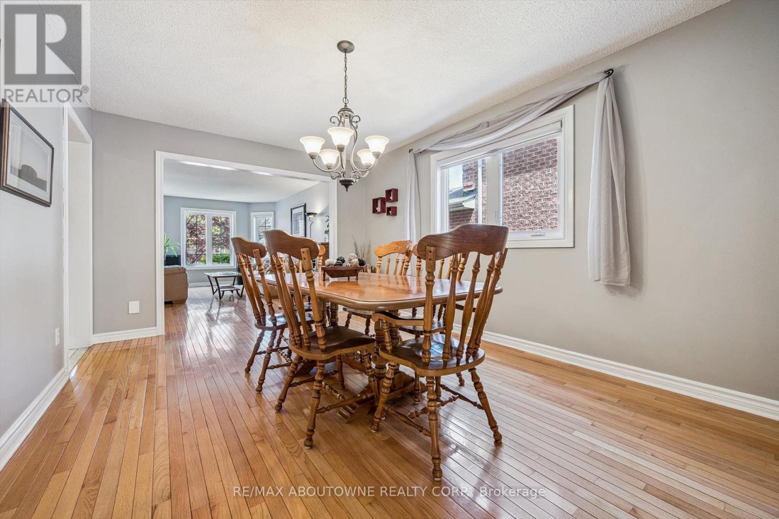 2372 Saugeen Road, Oakville, Ontario  L6H 5X9 - Photo 7 - W13176726