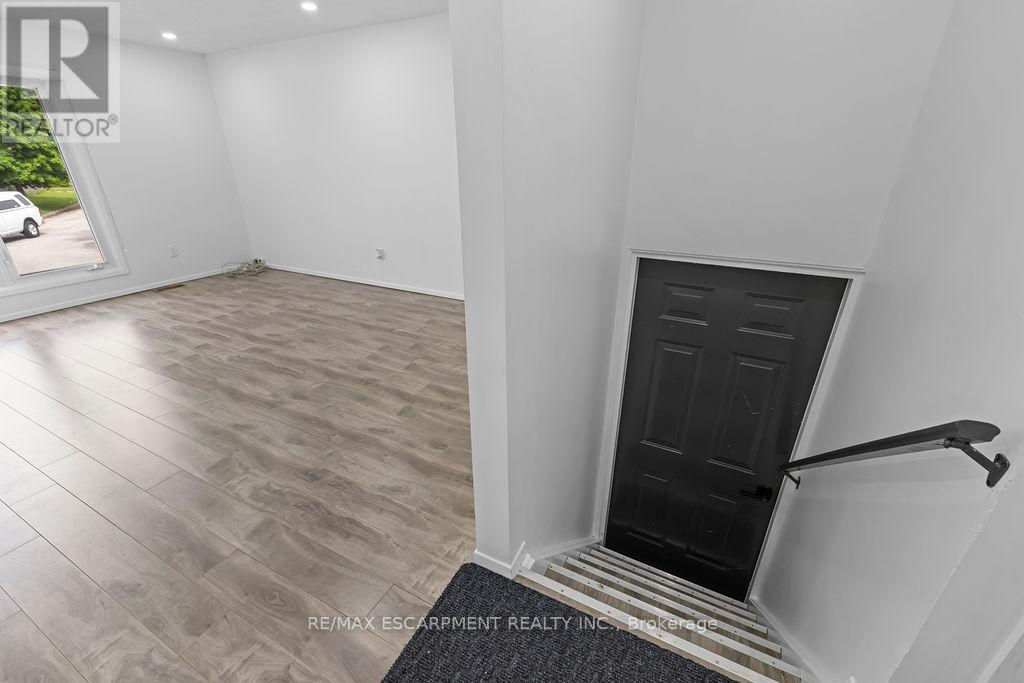 24 Tara Crescent, Thorold, Ontario  L2V 4M1 - Photo 16 - X13176742