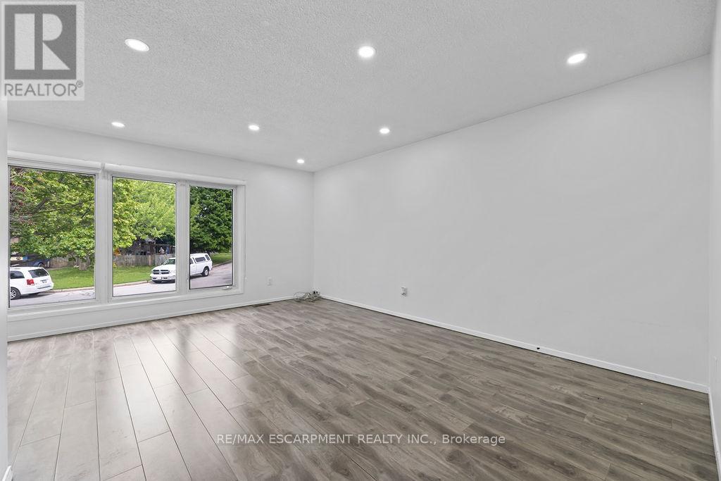 24 Tara Crescent, Thorold, Ontario  L2V 4M1 - Photo 17 - X13176742