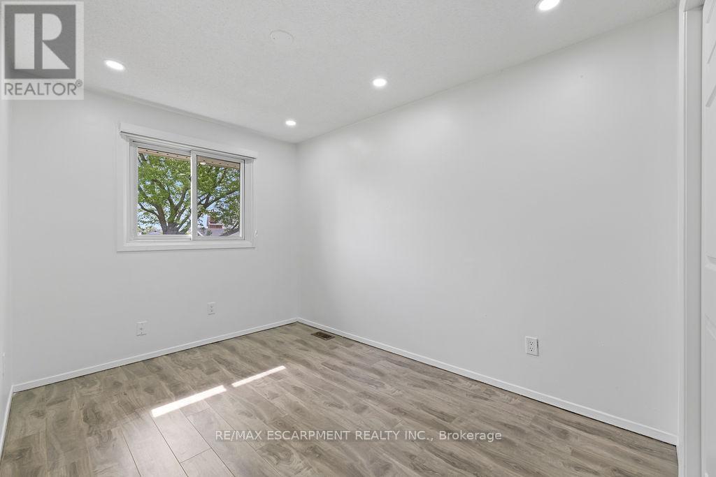 24 Tara Crescent, Thorold, Ontario  L2V 4M1 - Photo 25 - X13176742