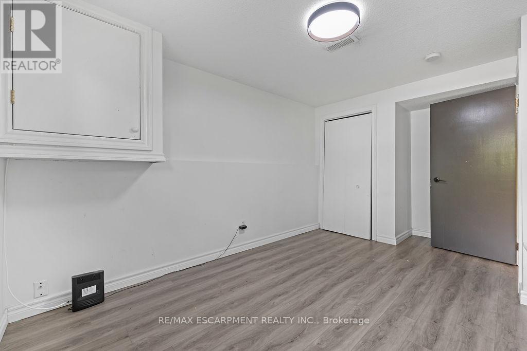 24 Tara Crescent, Thorold, Ontario  L2V 4M1 - Photo 7 - X13176742