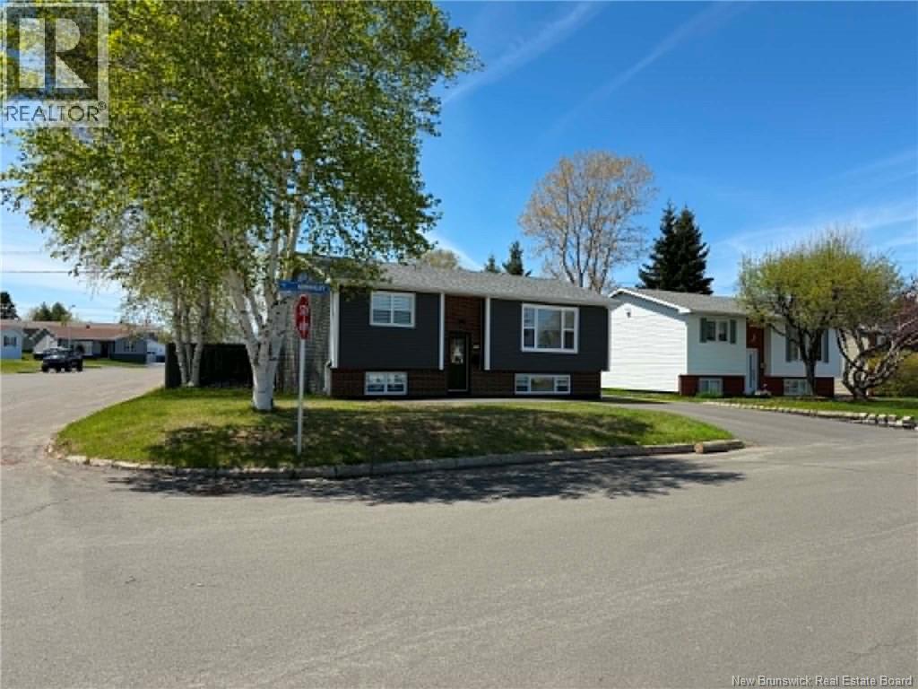 15 Kimberly Court, Campbellton, New Brunswick  E3N 3M4 - Photo 3 - NB140373