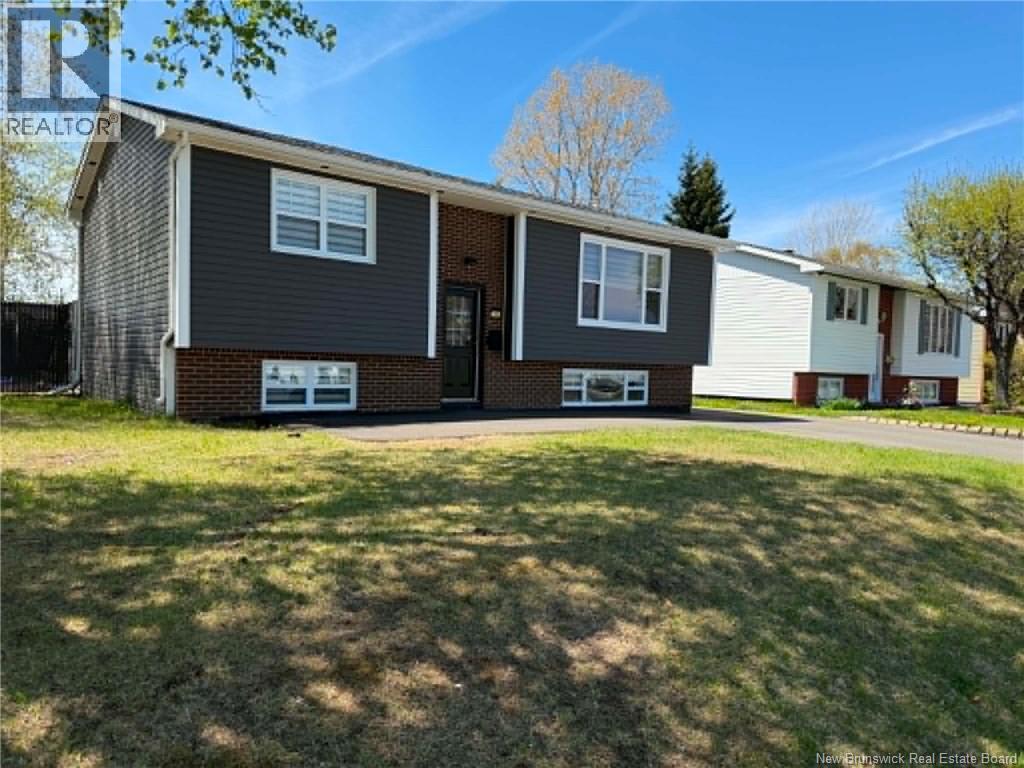 15 Kimberly Court, Campbellton, New Brunswick  E3N 3M4 - Photo 2 - NB140373