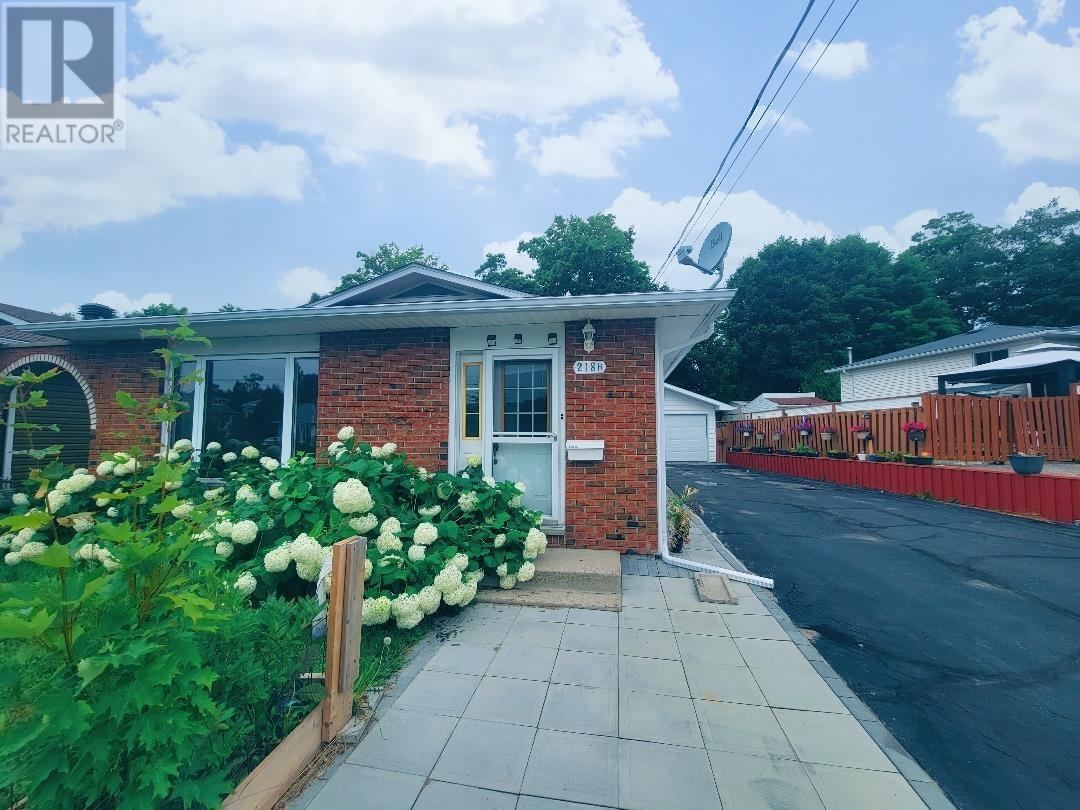 218b Ottawa Ave, Elliot Lake, Ontario  P5A 2N4 - Photo 2 - SM261189