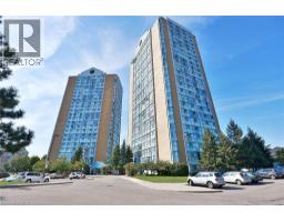25 TRAILWOOD Drive Unit# 1803, Mississauga, Ontario